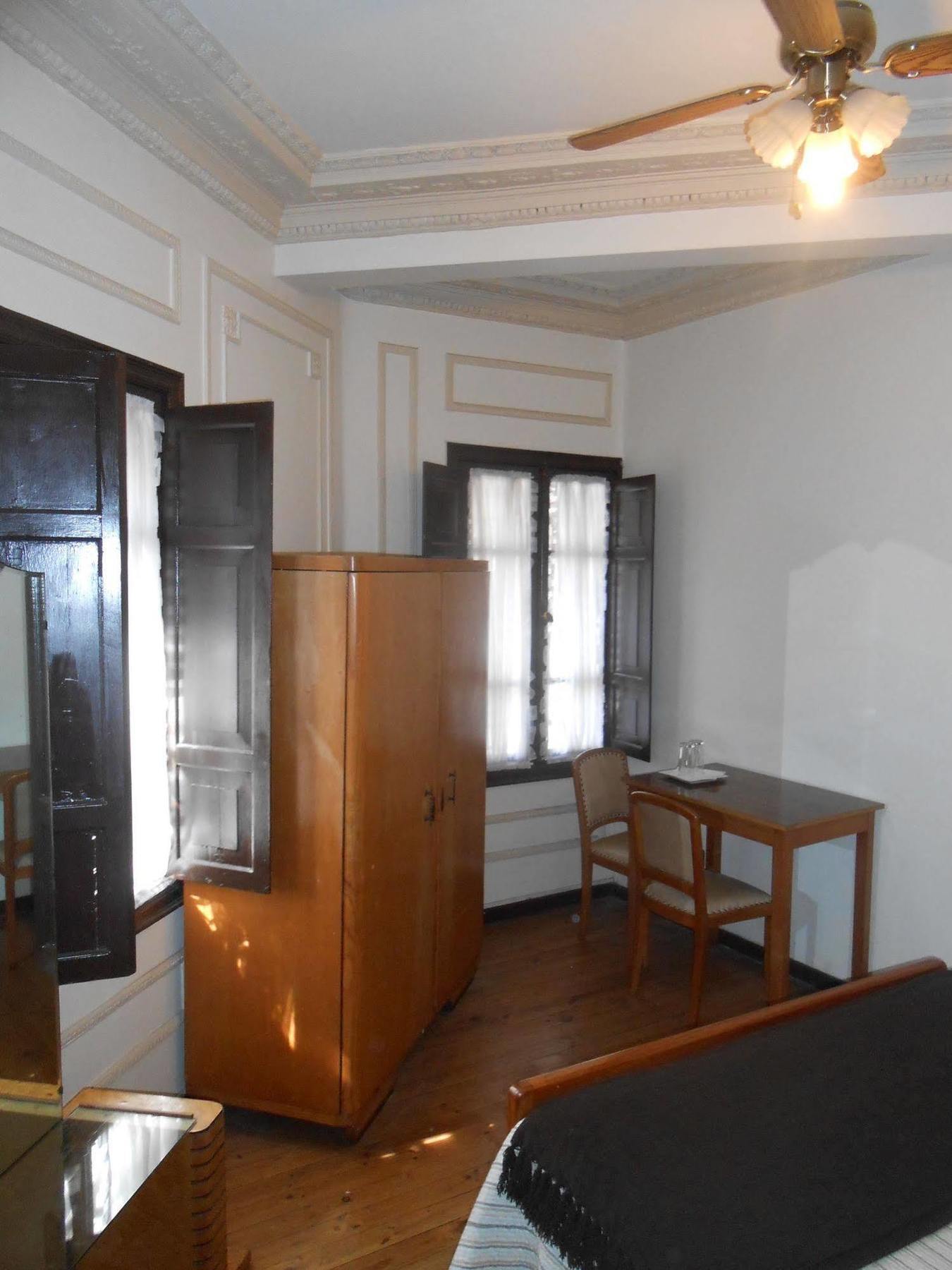 Paris Londres Hotel Santiago del Cile